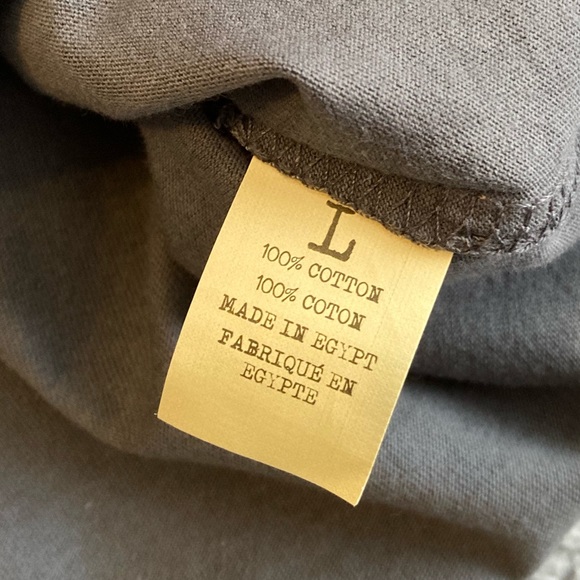 Psychedelic Print One Groovy Mama Soft Women’s Gray Tee Juniors Size L NWT - Picture 4 of 6